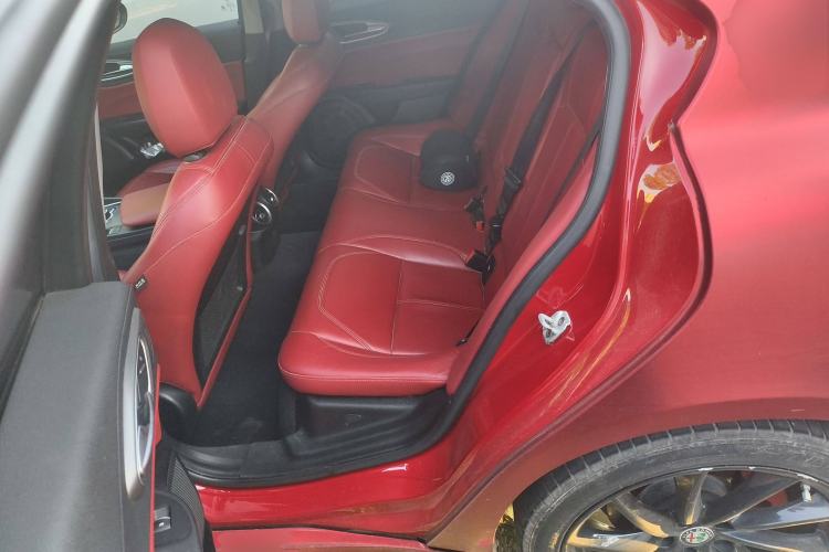 Used Alfa Romeo Giulia 2017 2.0T 200HP Luxury Edition