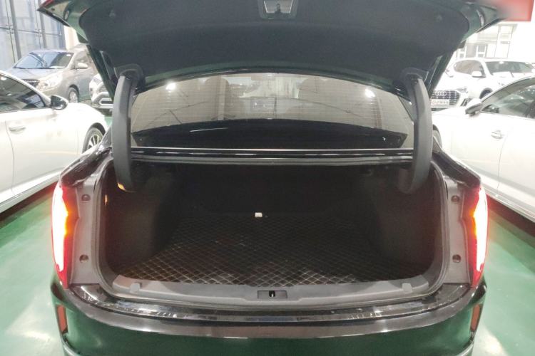 Used Hongqi E-QM5 2024 610 km PLUS
