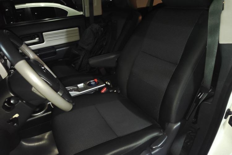 Used Toyota FJ Cruiser 2019 4.0L XTREME Eight-Cylinder Dual Fuel Tanks JBL Middle East Left Front Seat