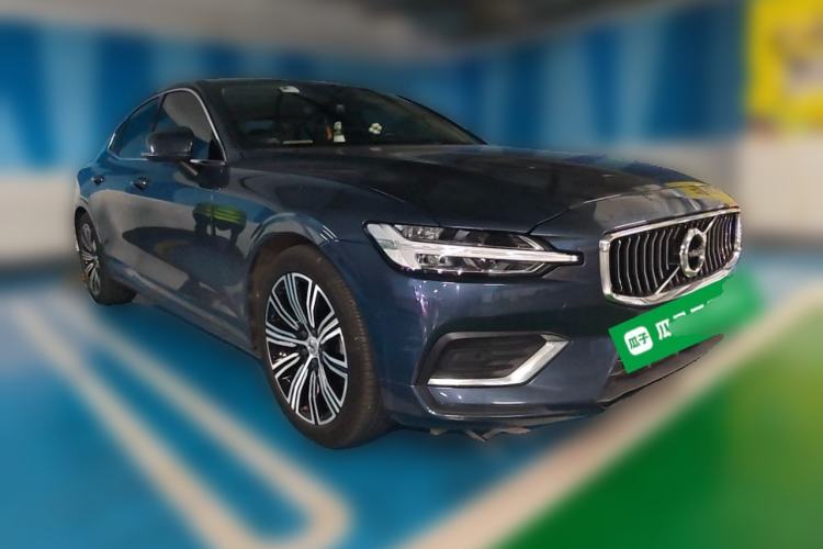 Used Volvo S60 2022 B4 Zhiyuan Luxury Edition