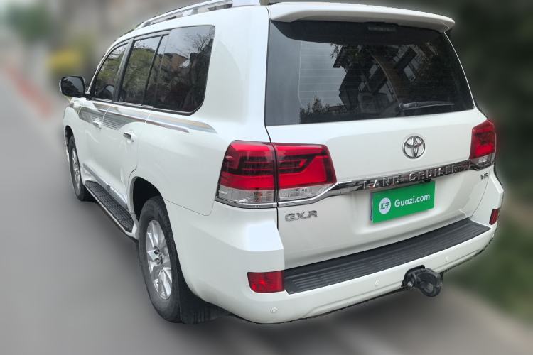 Used Toyota Land Cruiser 2015 4.0L 8-Seater Middle East Version
