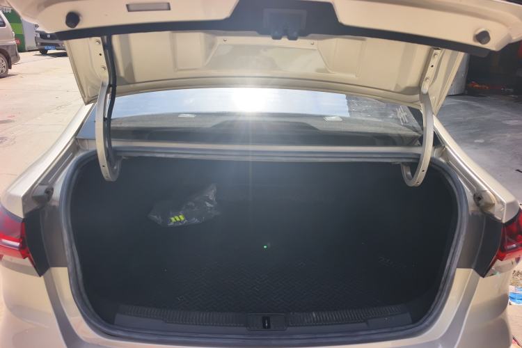 Used Roewe i5 2021 1.5L CVT Diamond Edition Trunk