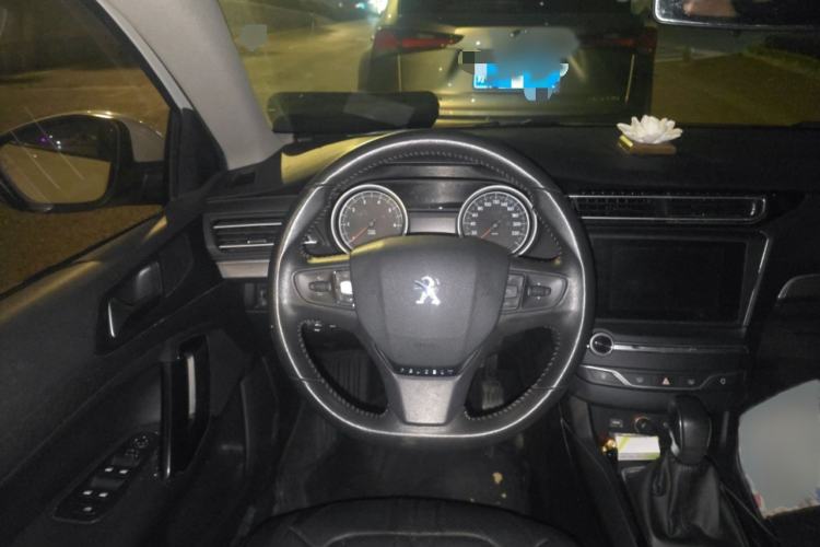Used Peugeot 408 2014 1.8L Automatic Luxury Edition Steering Wheel