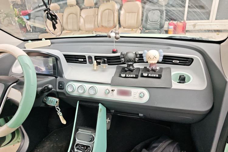 Used Wuling Hongguang MINIEV 2020 Enjoyment Model Lithium Iron Phosphate Center Console