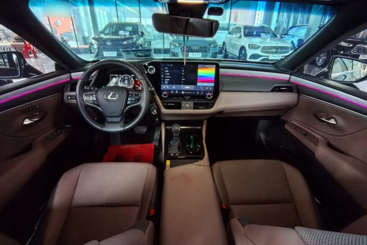 Used Lexus ES 2025 200 Premium Edition Interior 2