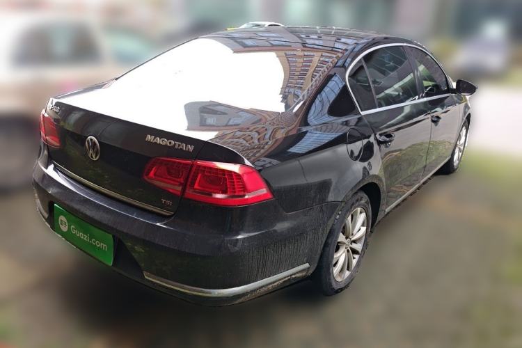 Used Volkswagen Magotan 2015 1.8TSI Advanced Model Rear Right 45 Deg