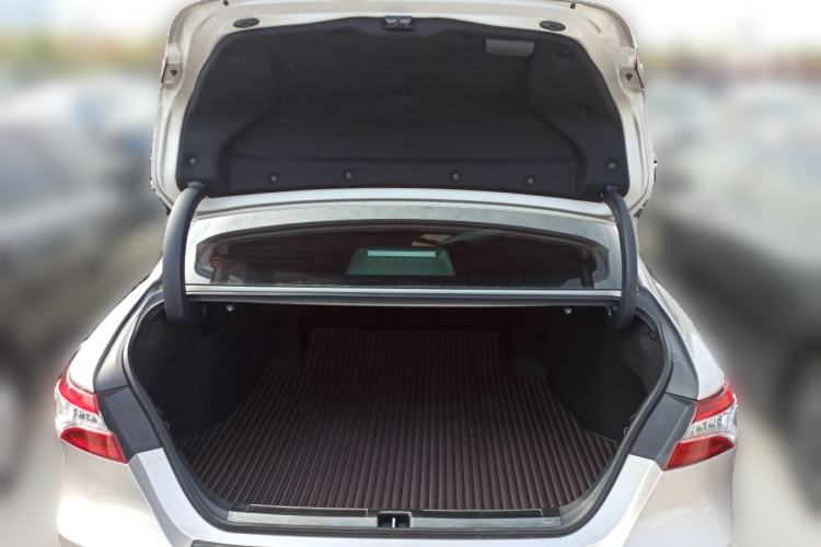 Used Toyota Camry 2018 2.0G Luxury Edition Trunk