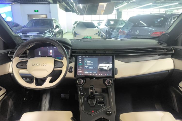 Used Lynk & Co 01 EM-P 2023 1.5TD EM-P Dawn Edition Interior 2