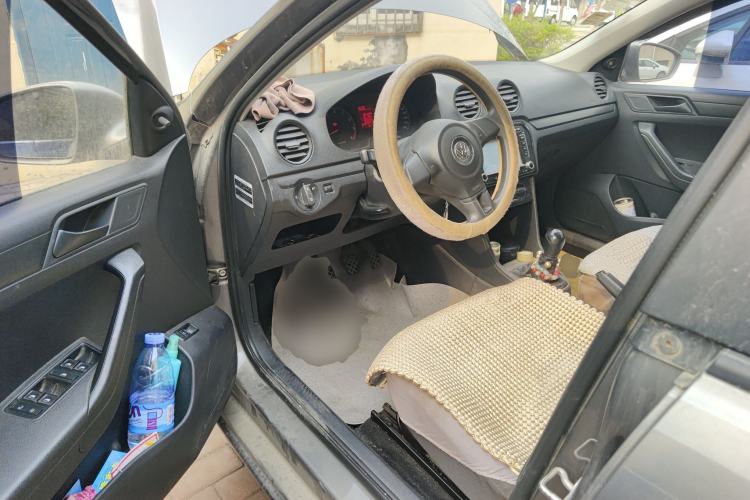 Used Volkswagen Jetta 2015 1.6L Manual Fashion Edition
