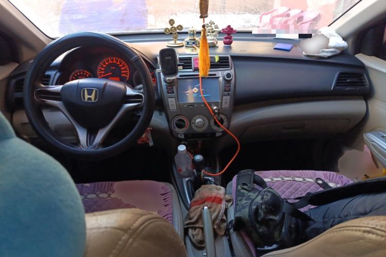 Used Honda City Classic 2011 1.5L Manual Elite Edition Center Console