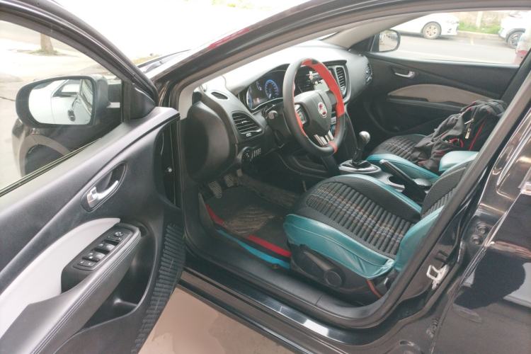 Used Fiat Viaggio 2015 1.4T Manual Enjoyment Edition Driver Seat