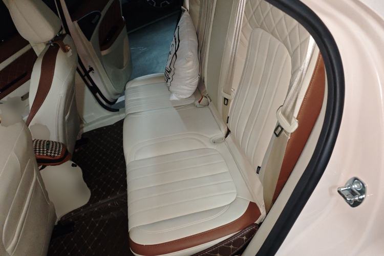 Used ORA Good Cat 2022 400km Standard Range Premium Version Lithium Iron Phosphate Left Rear Seat