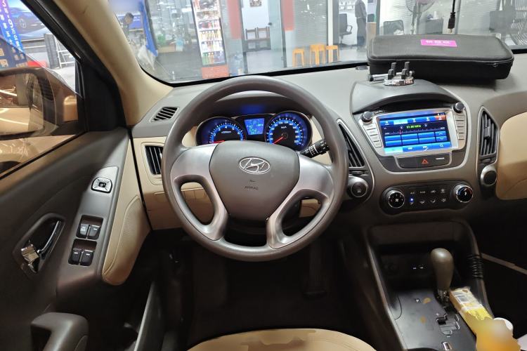 Used Hyundai ix35 2010 2.0L Automatic Two-Wheel Drive New Edition GL Steering Wheel