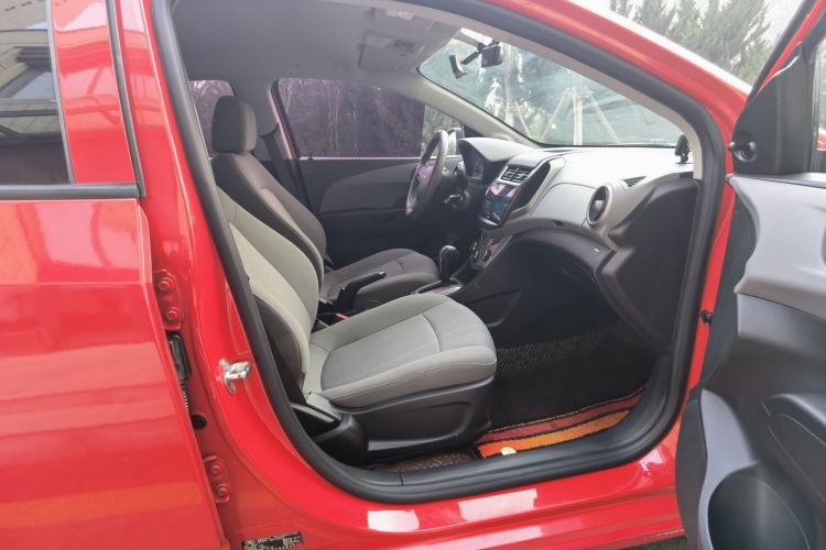 Used Chevrolet Aveo Sonic 2014 Hatchback 1.4SL AT Fashion Edition
