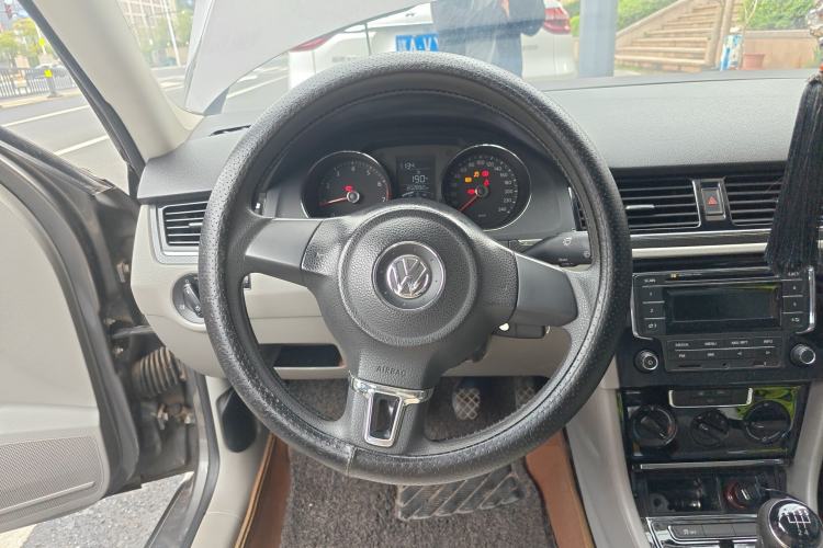 Used Volkswagen Bora 2013 1.6L Manual Fashion Edition
