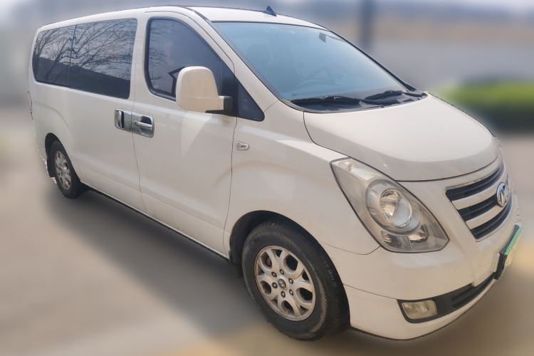 Used Hyundai H-1 Starex 2011 2.4L Comfort Edition Front Right 45 Deg