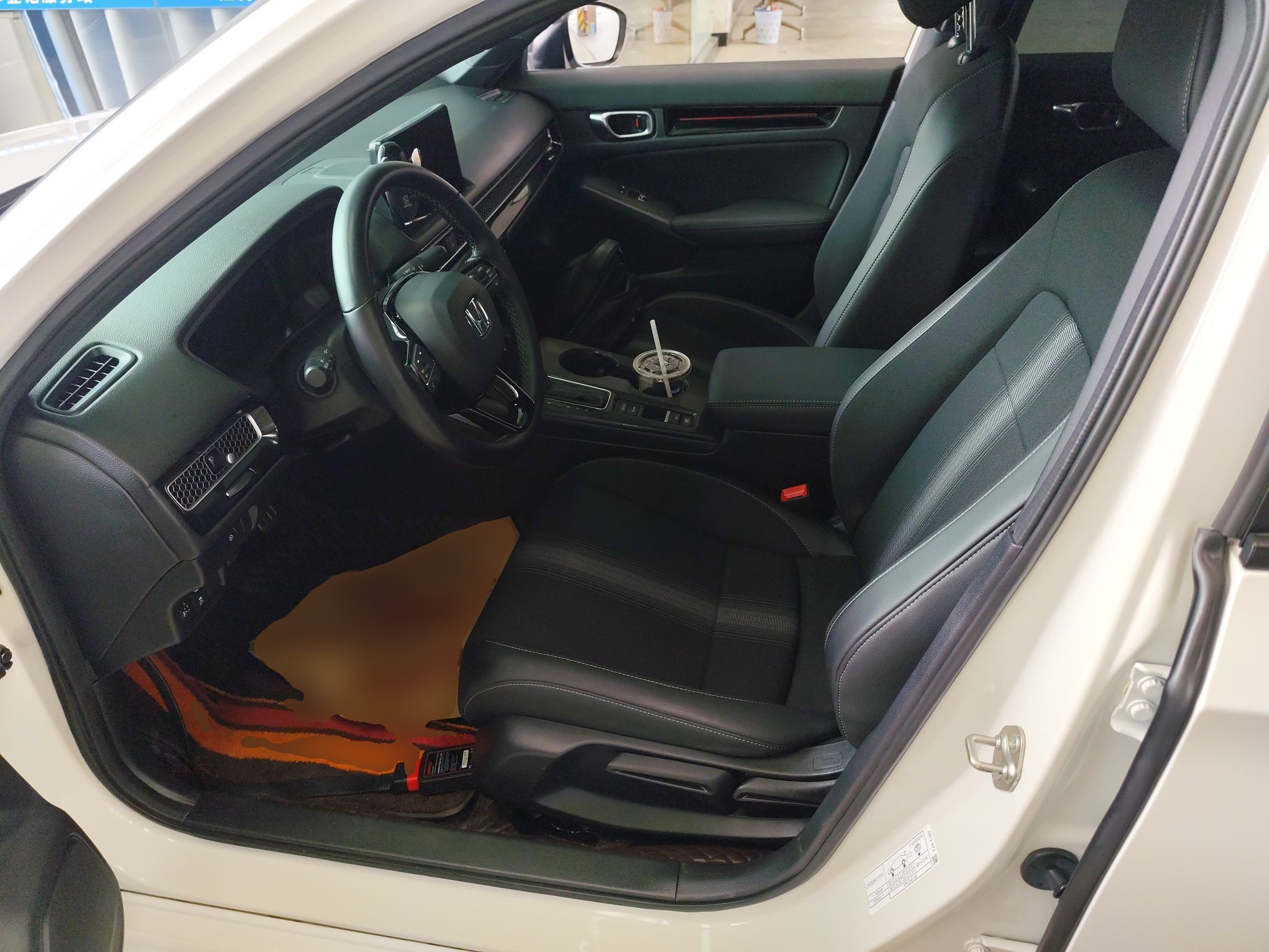 Переднее сиденье в автомобиле