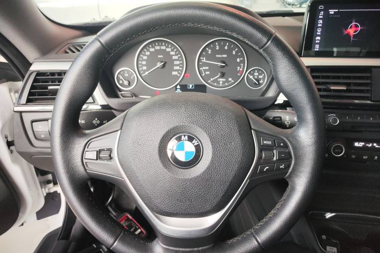 Used BMW 4 Series 2016 420i Fashion Model Steering Wheel