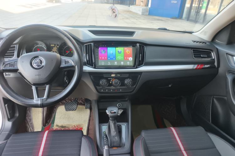 Used Skoda Kamiq 2020 GT 1.5L Automatic Flagship Model China VI Standard Interior 4