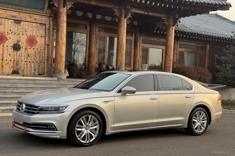 Used Volkswagen Phideon 2018 Revised Version 480 V6 Four-Wheel Drive Flagship Edition