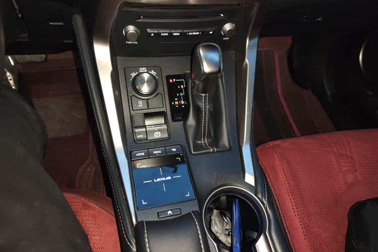Used Lexus NX 2020 200 All-Wheel Drive Fēngshàng Version China VI Standard Gear Lever