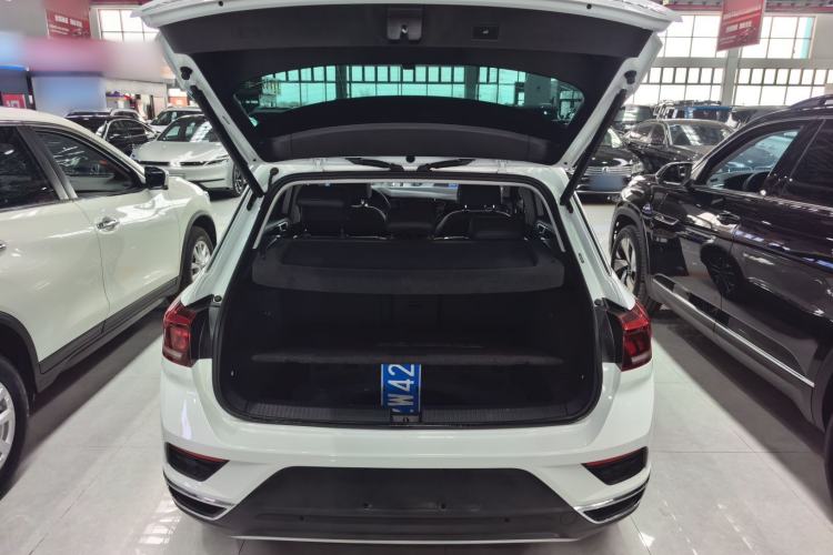 Used Volkswagen T-ROC 2021 280TSI DSG Two-Wheel Drive Comfort Connect Edition Trunk