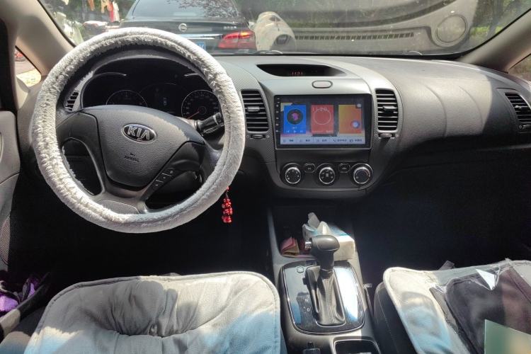 Used Kia K3 2016 1.6L Automatic GL Center Console