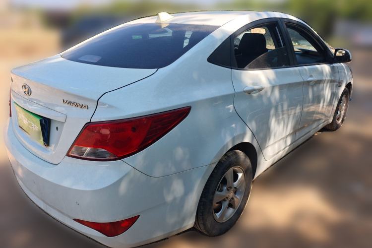Used Hyundai Verna (older generation) 2016 1.4L Manual Smart GLS Trim Rear Right 45 Deg