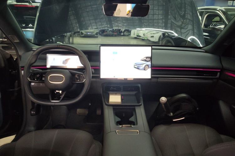 Used Lynk & Co 07 2024 EM-P 126 Long-Range Halo