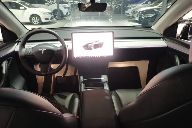 Used Tesla Model Y 2023 Rear-Wheel-Drive Version Center Console