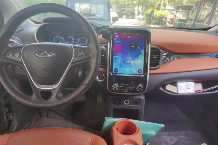 Used Chery QQ Little Ant 2018 400 4-Seater Smart Edition Center Console