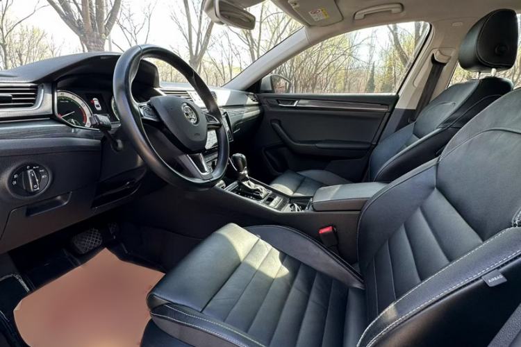 Used Skoda Superb 2018 TSI330 DSG Luxury Edition China VI Standard Interior 2