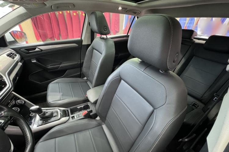 Used Volkswagen T-ROC 2022 280TSI DSG Two-Wheel Drive Elite PLUS Interior 6