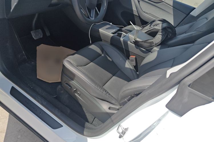 Used Tesla Model Y 2025 Rear-Wheel Drive First Edition