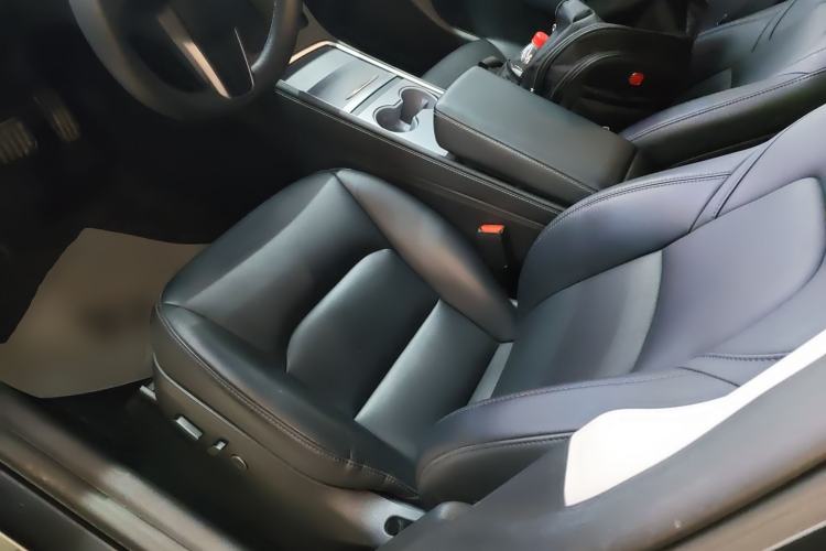 Used Tesla Model Y 2023 Rear-Wheel-Drive Version