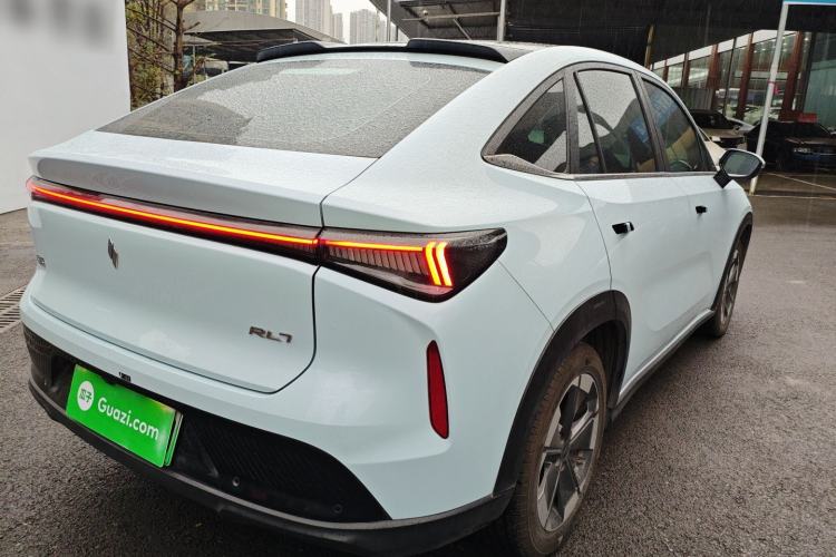 Used Livan Livan 7 2023 450 km – Chasing Clouds