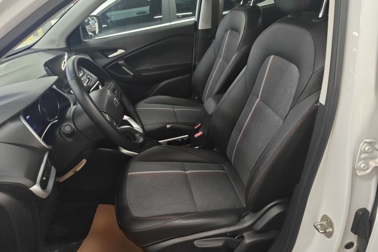 Used Chevrolet Trax 2019 Redline 325T Automatic Fun Edition China VI Standard Left Front Seat