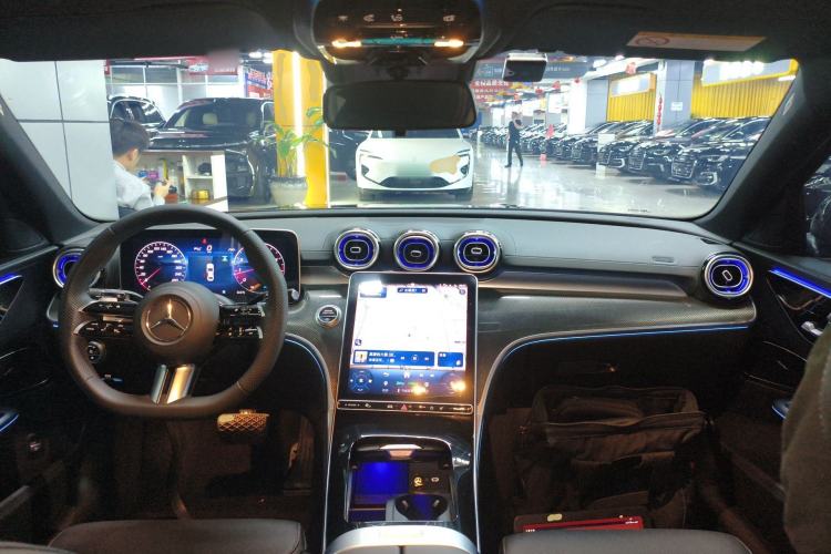 Used Mercedes-Benz C-Class 2025 C 260 L Sport Edition Center Console