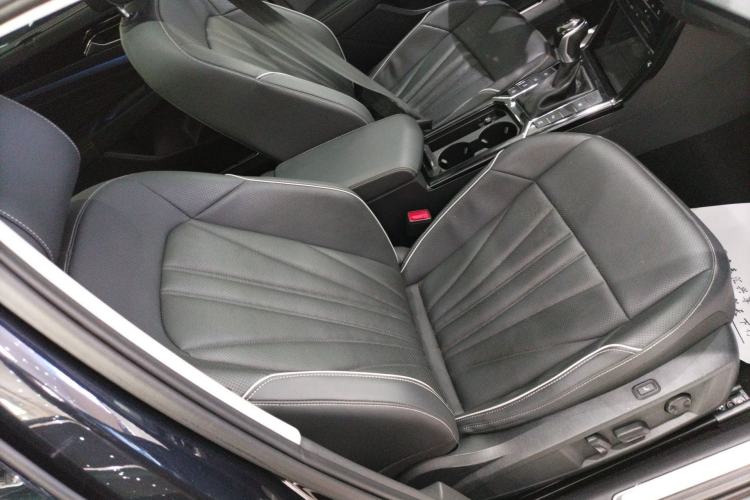 Used Volkswagen Passat 2024 380TSI Starry Sky Flagship Edition Right Front Seat