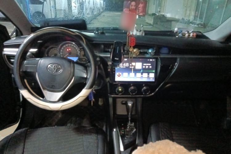 Used Toyota Corolla 2017 1.2T CVT GL Center Console