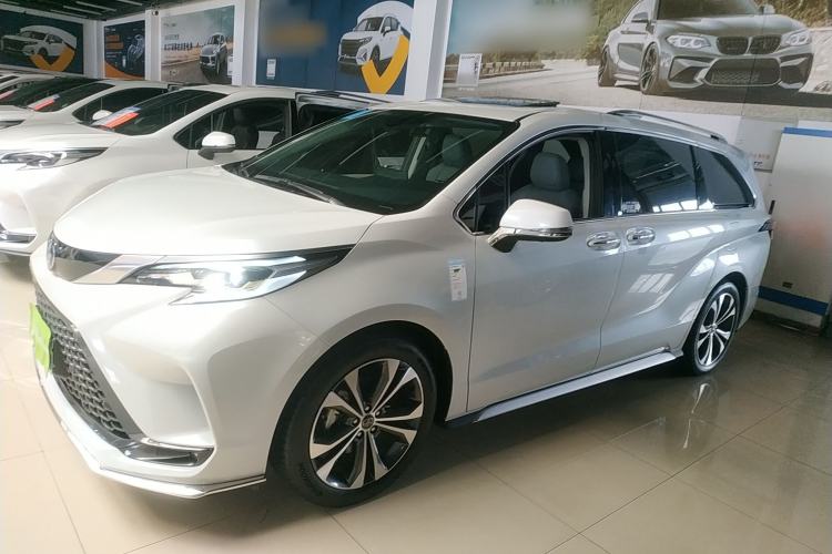 Used Toyota Granvia 2023 2.5L Hybrid Prestige PLUS Edition
