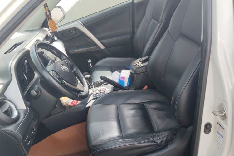 Used Toyota RAV4 2016 2.5L Automatic 4x4 Elite Edition Left Front Seat