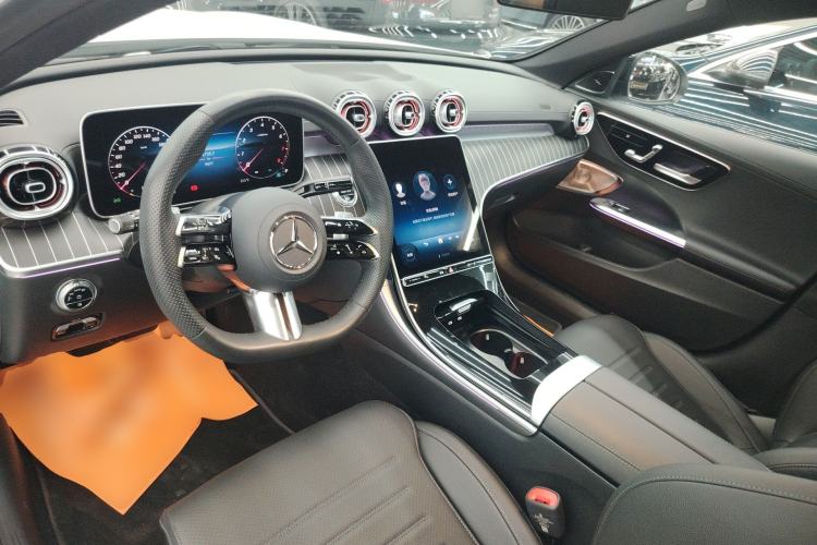 Used Mercedes-Benz C-Class 2025 C 260 L Obsidian Night Sport Edition Center Console