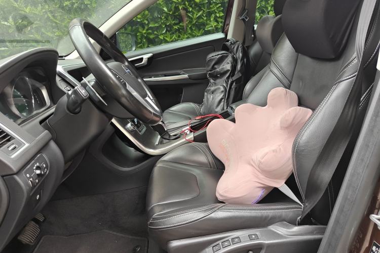 Used Volvo XC60 2015 T5 AWD Smart Drive Edition Left Front Seat