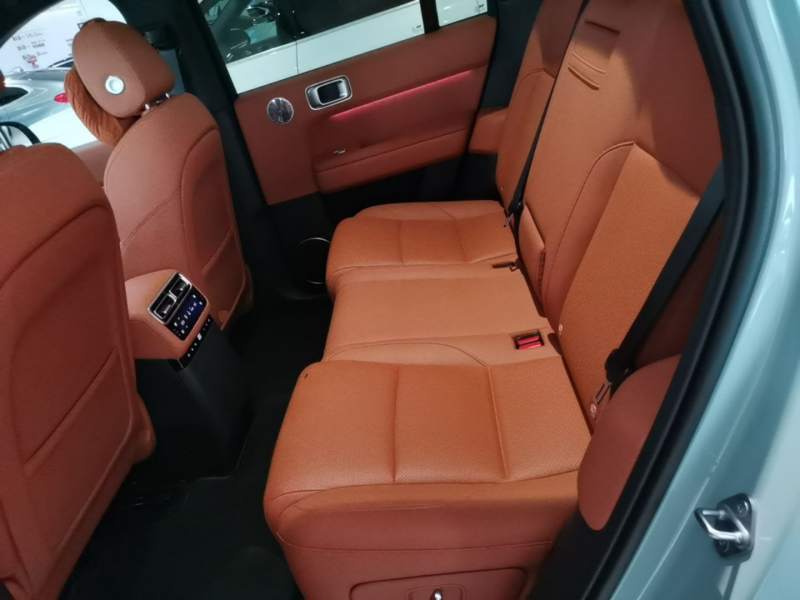 Used Li Auto L6 2025 Max Smart Refresh Edition — 16