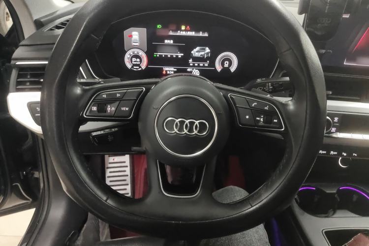 Used Audi A4L 2022 40 TFSI Luxury Dynamic Model Steering Wheel
