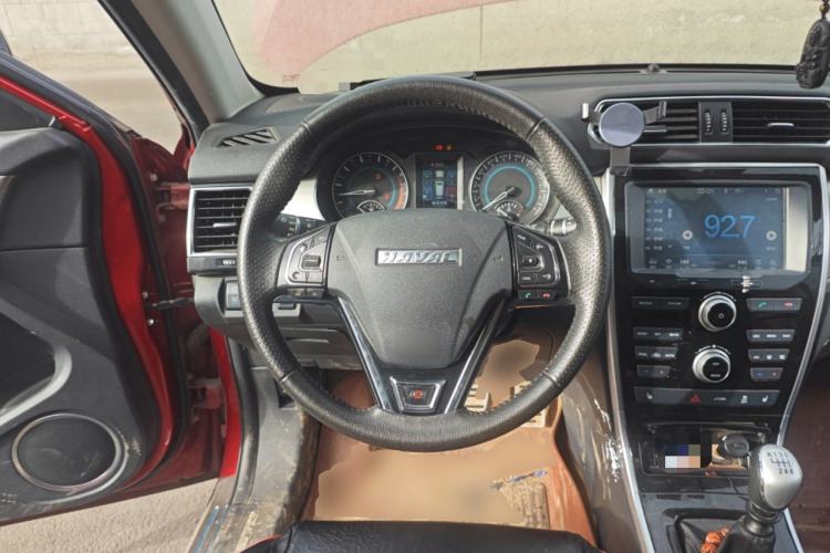 Used Haval H2 2016 Red-Label 1.5T Manual Two-Wheel Drive Luxury Model
