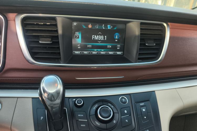 Used Buick GL8 2018 28T Luxury Model China VI Standard
