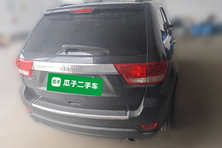 Used Jeep Grand Cherokee 2011 3.6L Luxury Navigation Edition Rear