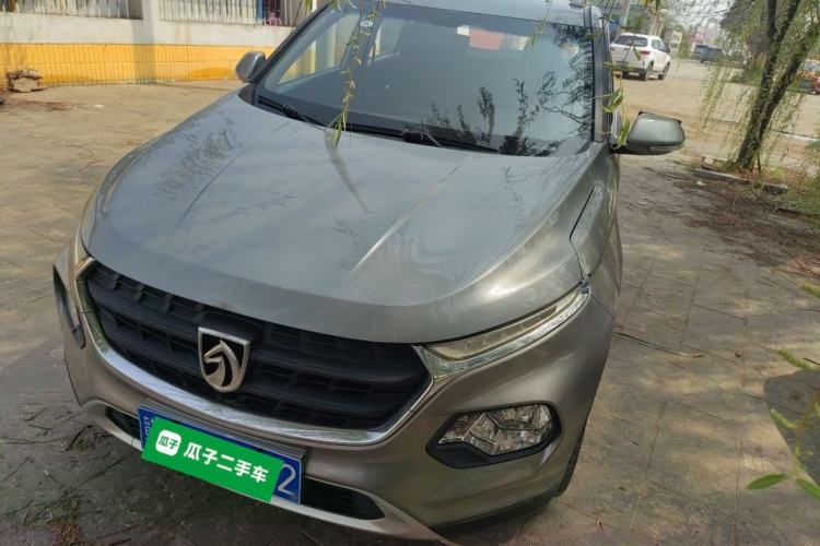 Used Baojun 510 2017 1.5L manual Comfort trim